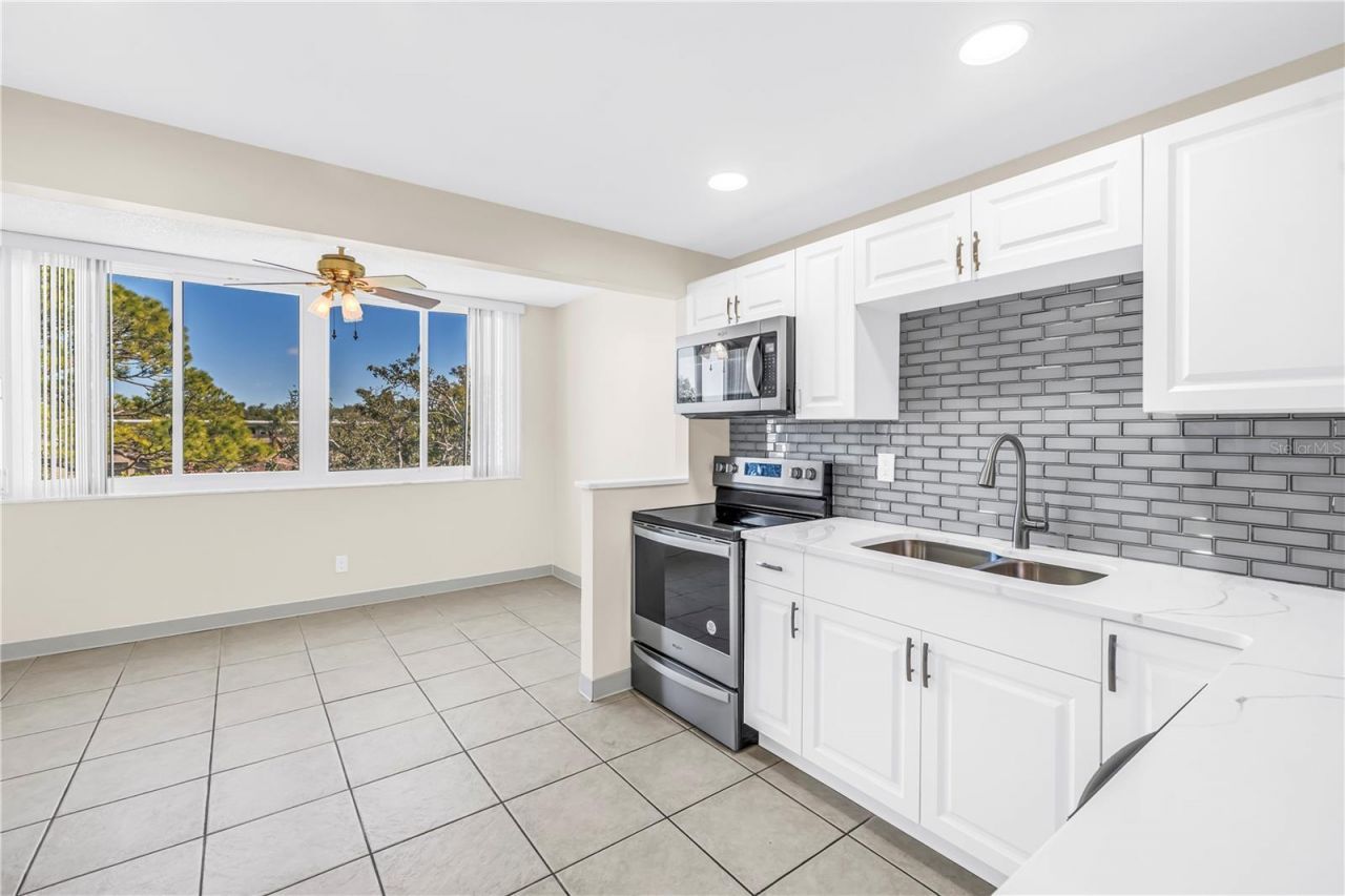 5095 Bay Street Ne, Unit 317, Saint Petersburg, FL 33703 Photo