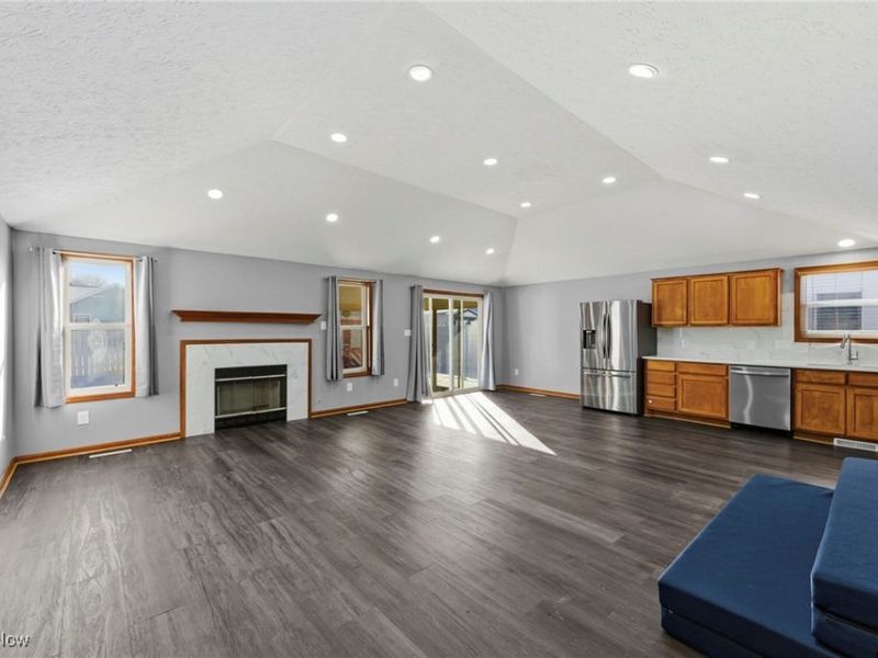 348 Pemberton Drive, Elyria, OH 44035 Photo 10