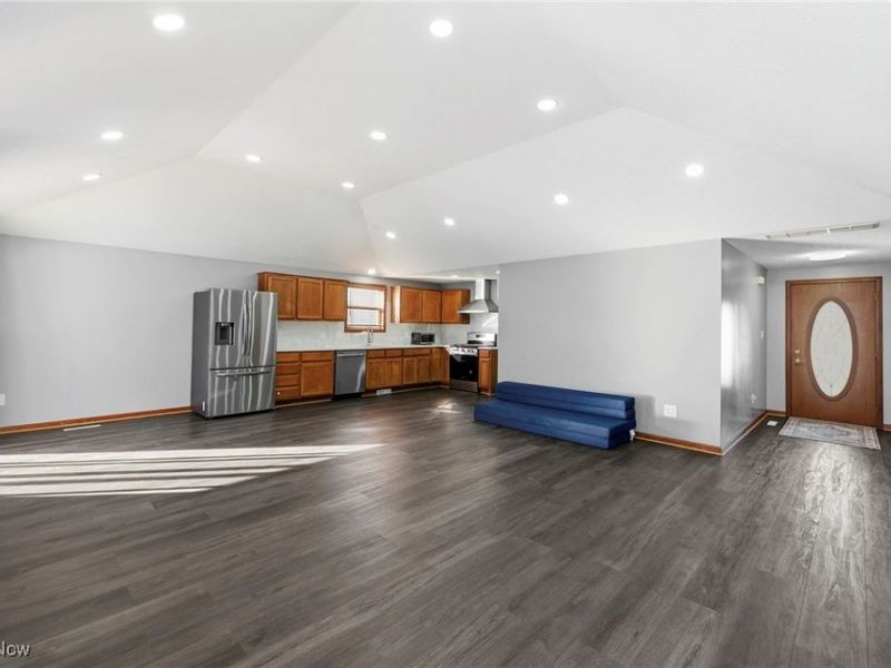 348 Pemberton Drive, Elyria, OH 44035 Photo 13