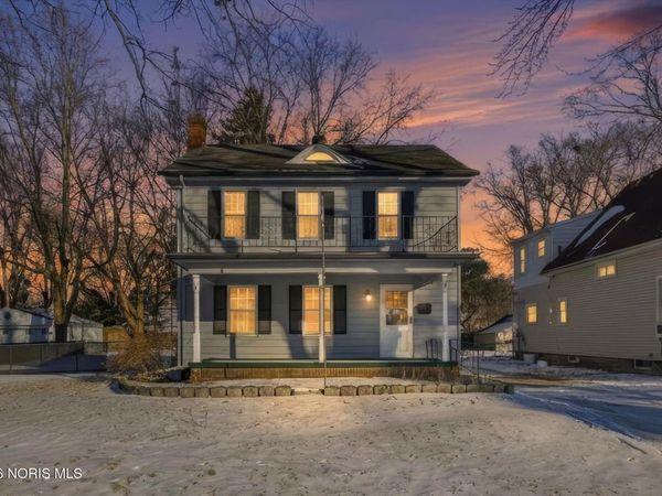 3242 Meadowbrook Court, Toledo, OH 43606