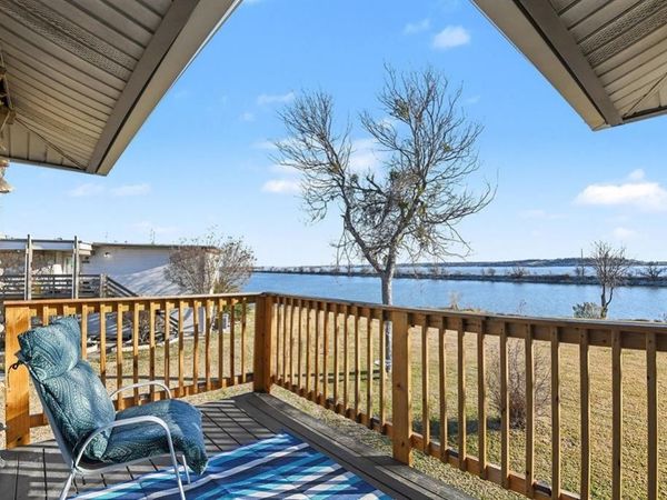 108 Harbor Drive, Unit 204, Runaway Bay, TX 76426