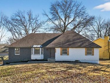 12801 Corrington Avenue, Grandview, MO 64030