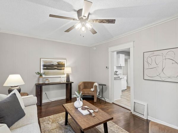 682 Fairview Avenue N, Saint Paul, MN 55104