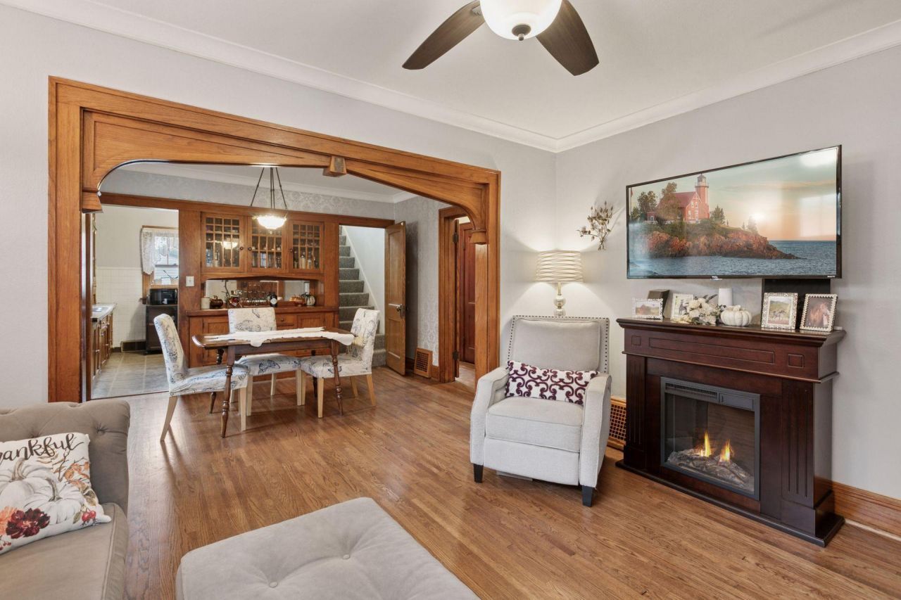 958 James Avenue Saint Paul, MN 55102