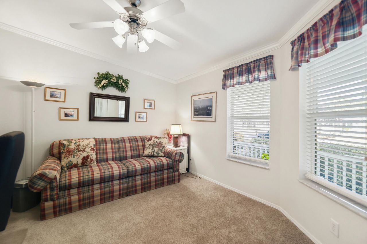 583 Woodholme Dr. Photo 10