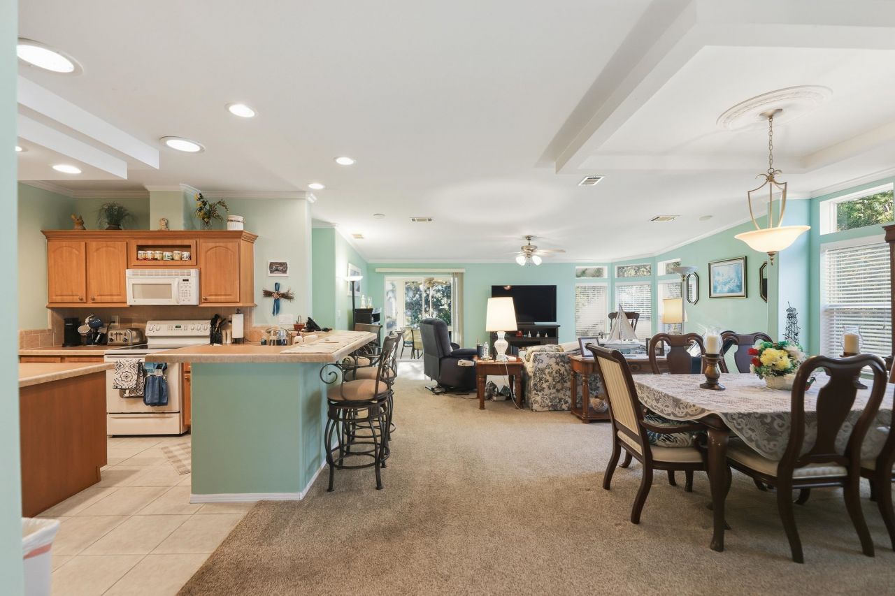 583 Woodholme Dr. Photo 14