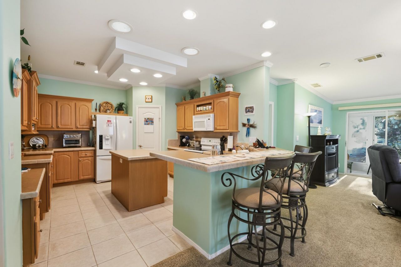 583 Woodholme Dr. Photo 15