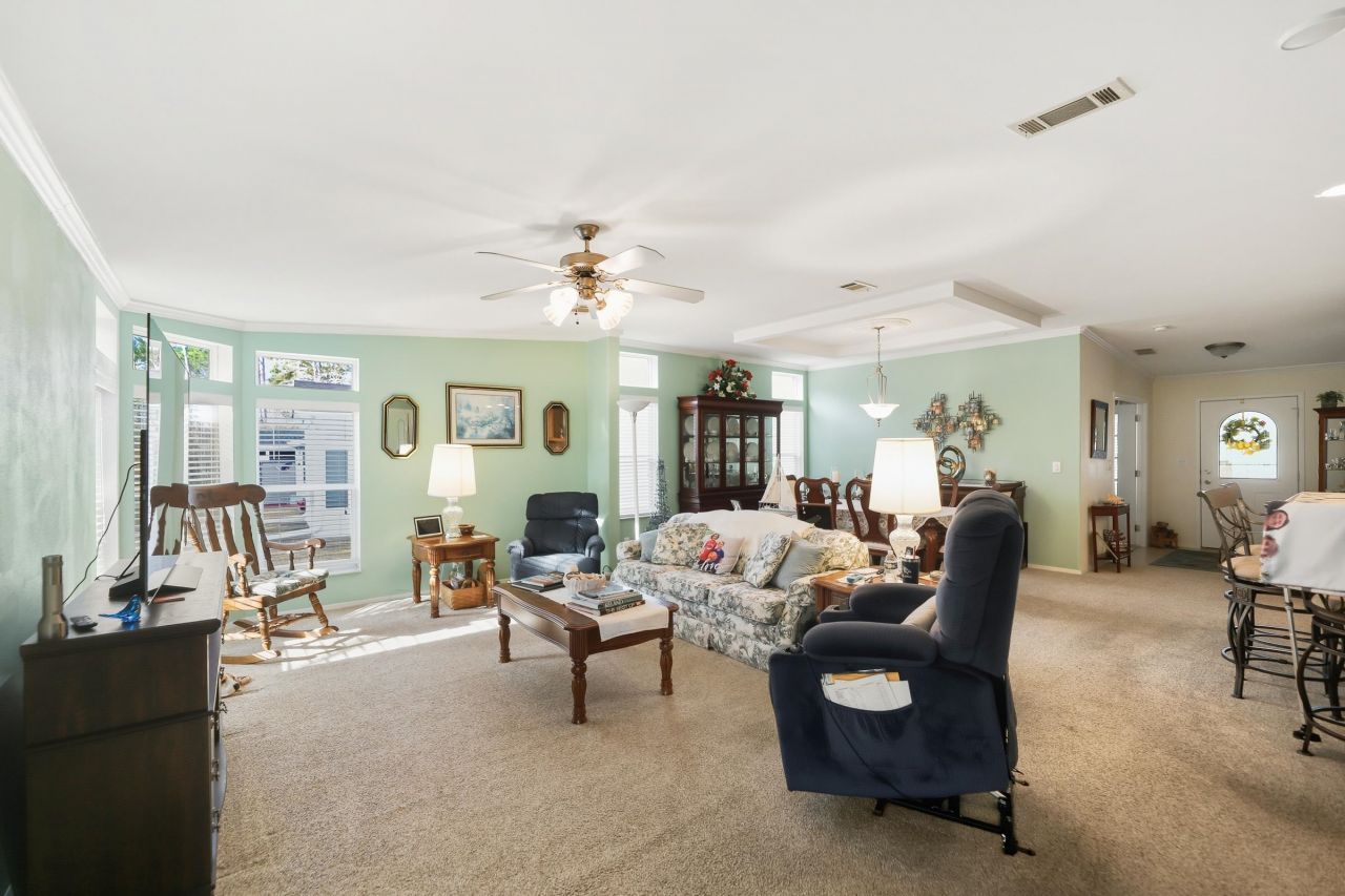 583 Woodholme Dr. Photo 17