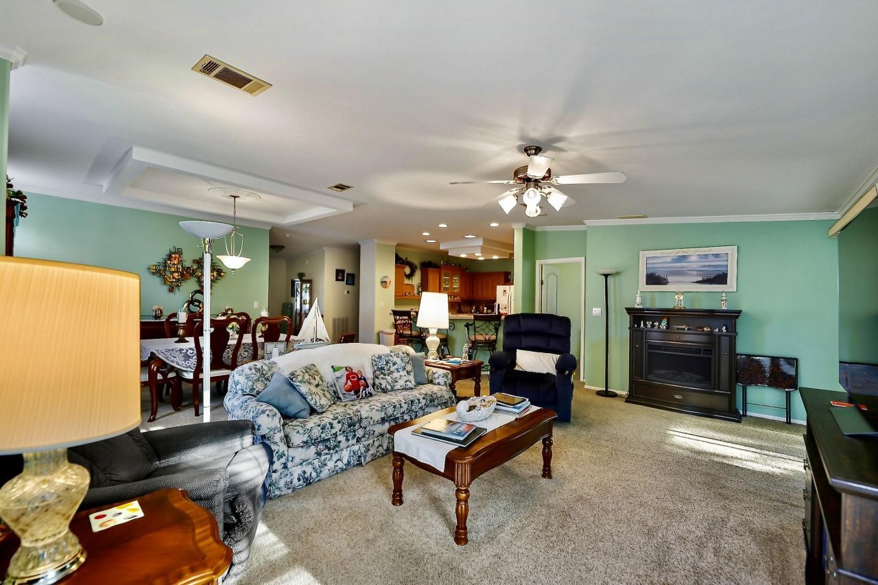 583 Woodholme Dr. Photo 18