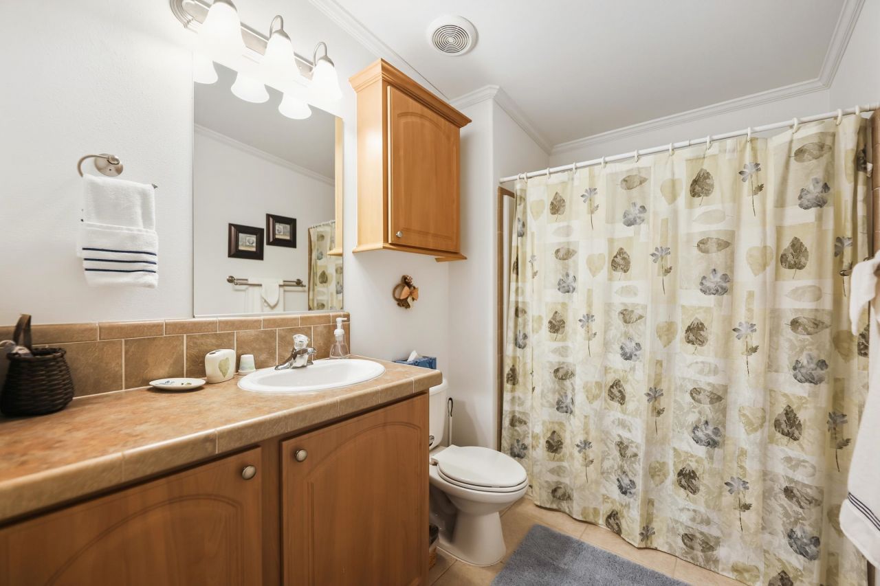 583 Woodholme Dr. Photo 20