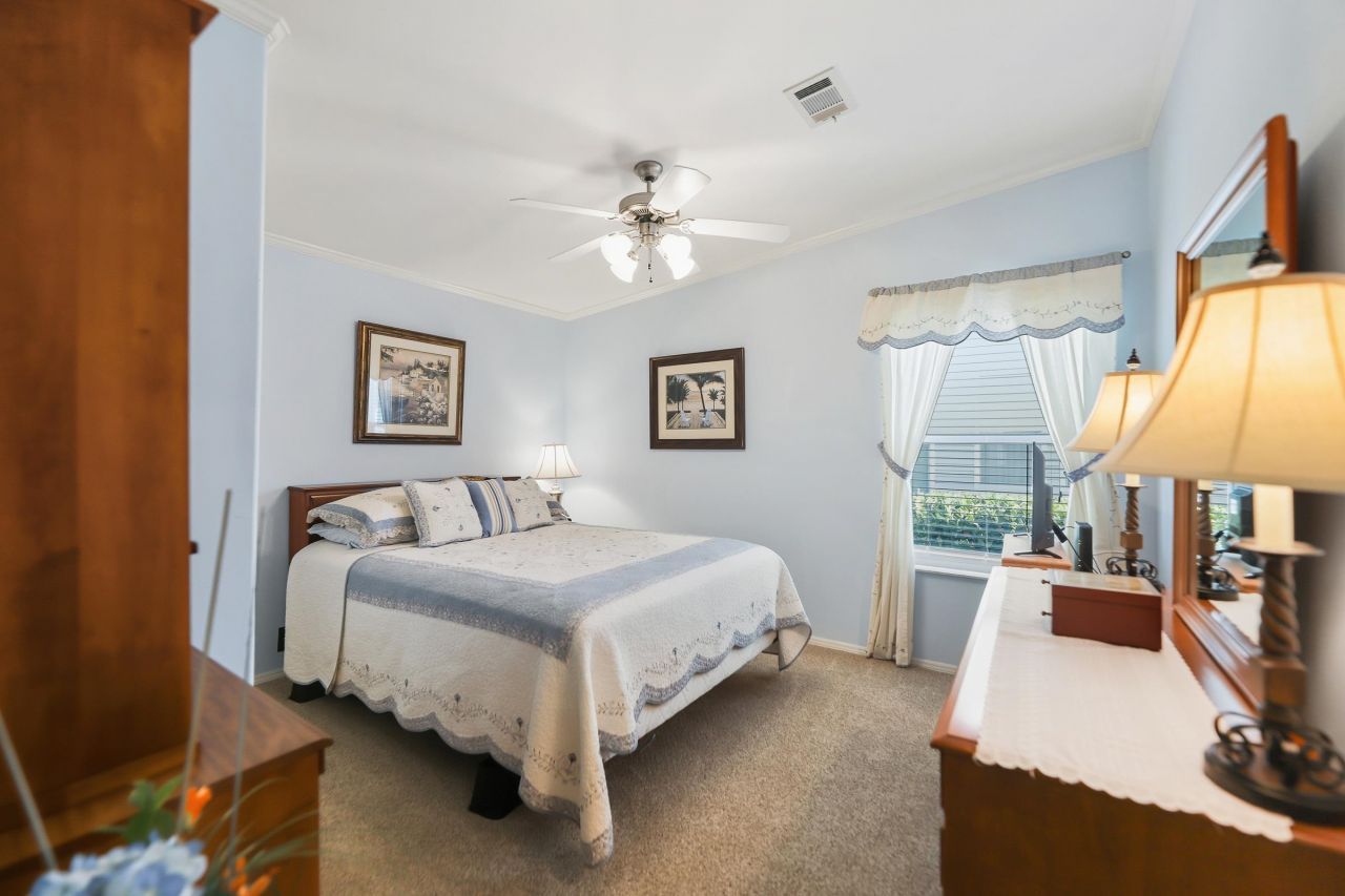 583 Woodholme Dr. Photo 21