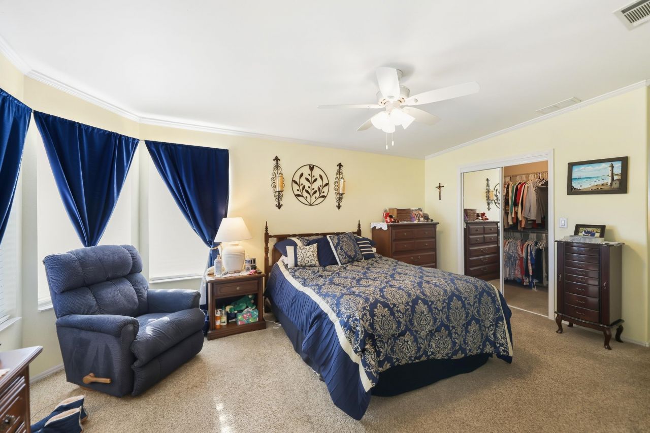 583 Woodholme Dr. Photo 24