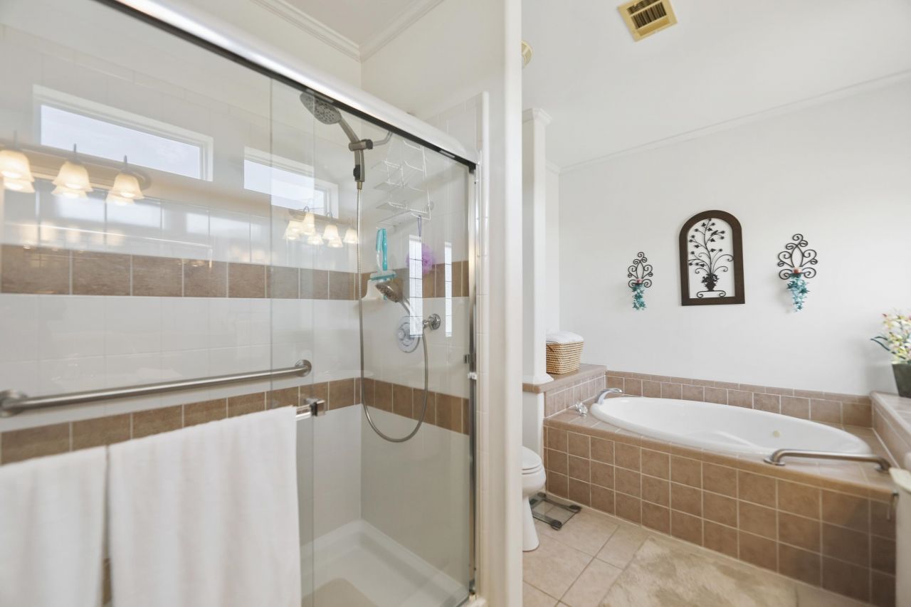 583 Woodholme Dr. Photo 26