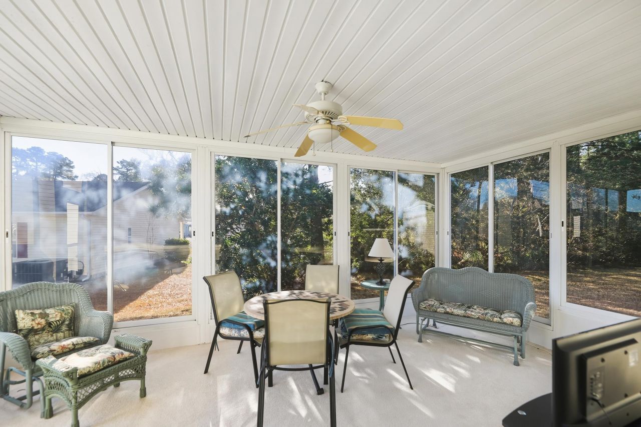 583 Woodholme Dr. Photo 27