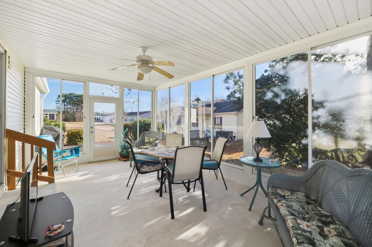 583 Woodholme Dr. Photo 28