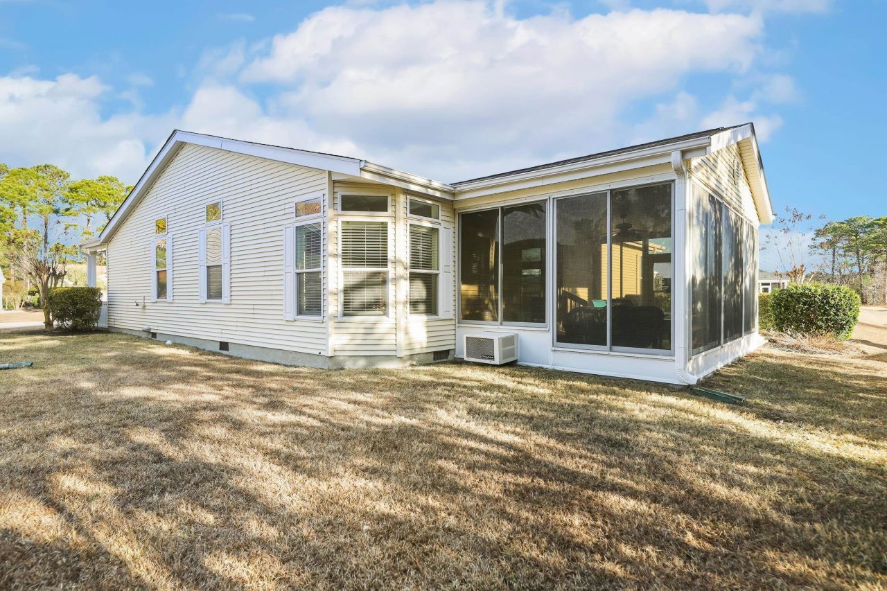 583 Woodholme Dr. Photo 4