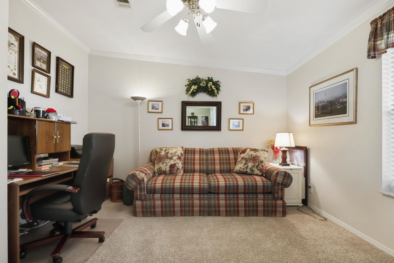 583 Woodholme Dr. Photo 9