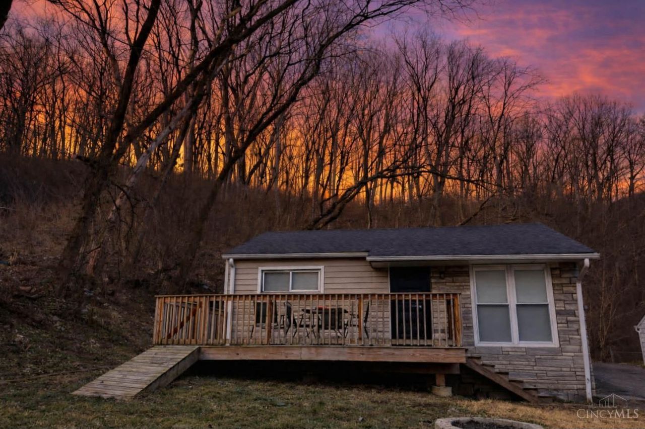 412 Roebling Road, Delhi Twp, OH 45204 Main Photo