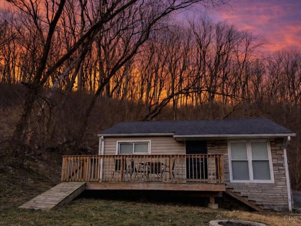 412 Roebling Road, Delhi Twp, OH 45204