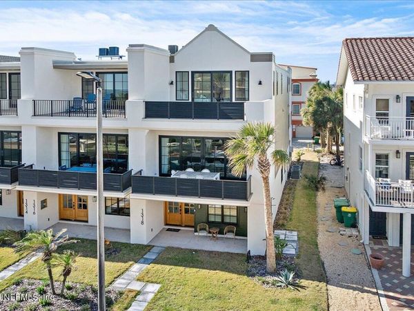 1318 1ST Street N, Jacksonville Beach, FL 32250