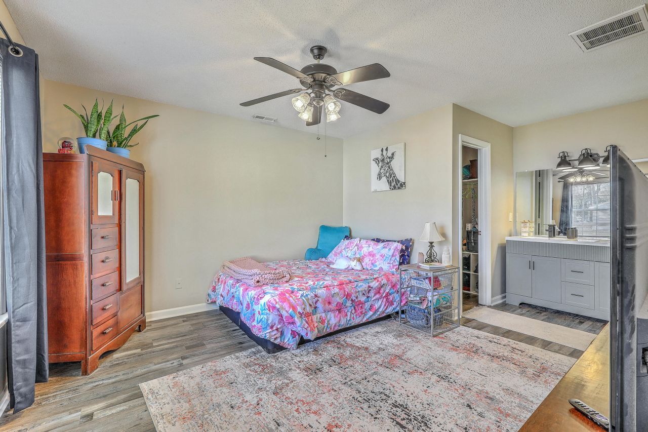 28 Fieldfare Way Photo 17