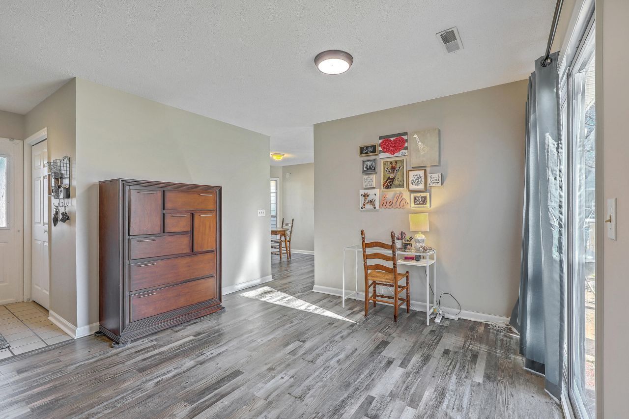 28 Fieldfare Way Photo 8