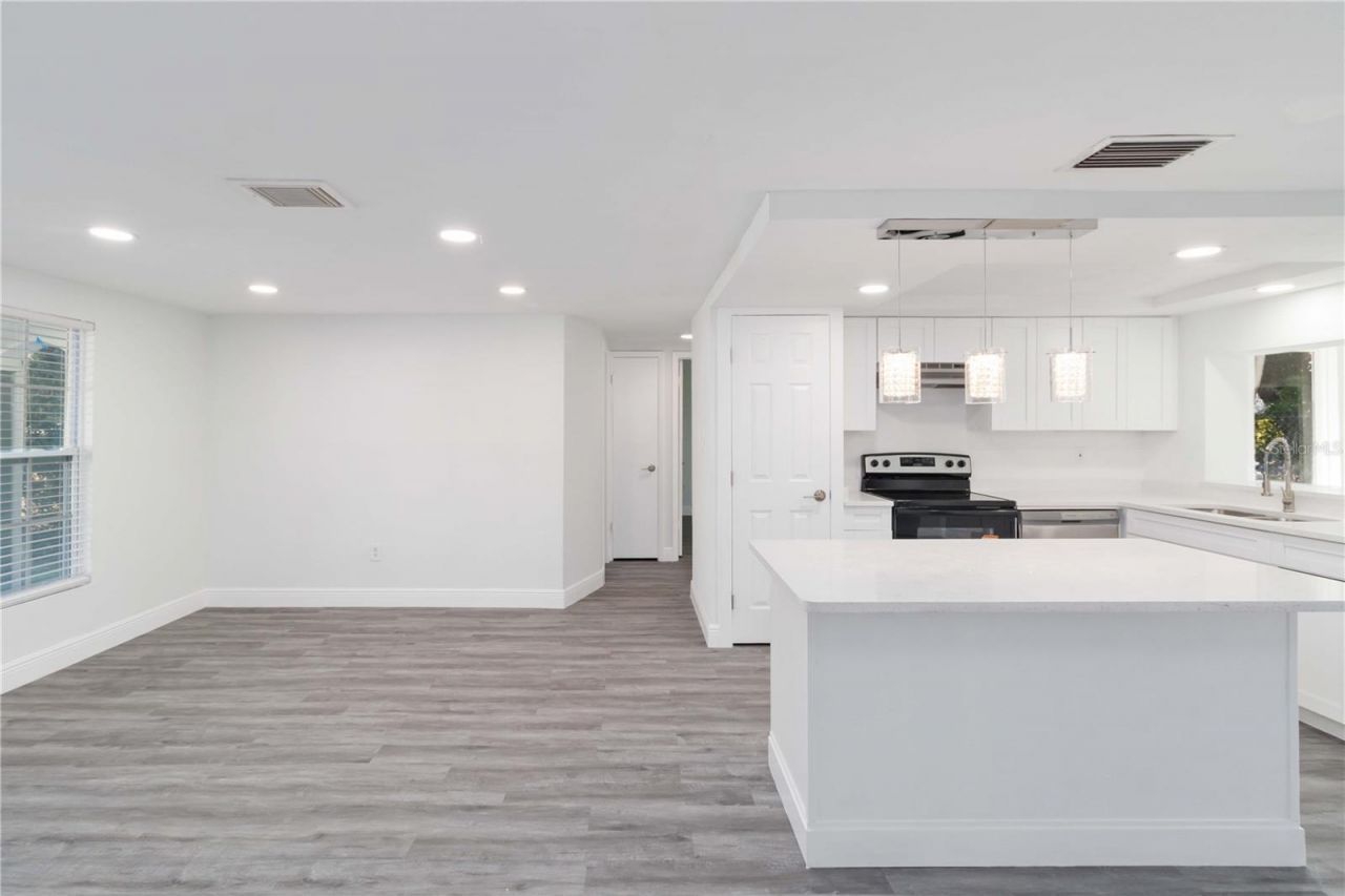 8026 Hunters Whip Row Circle, Hudson, FL 34667 Photo