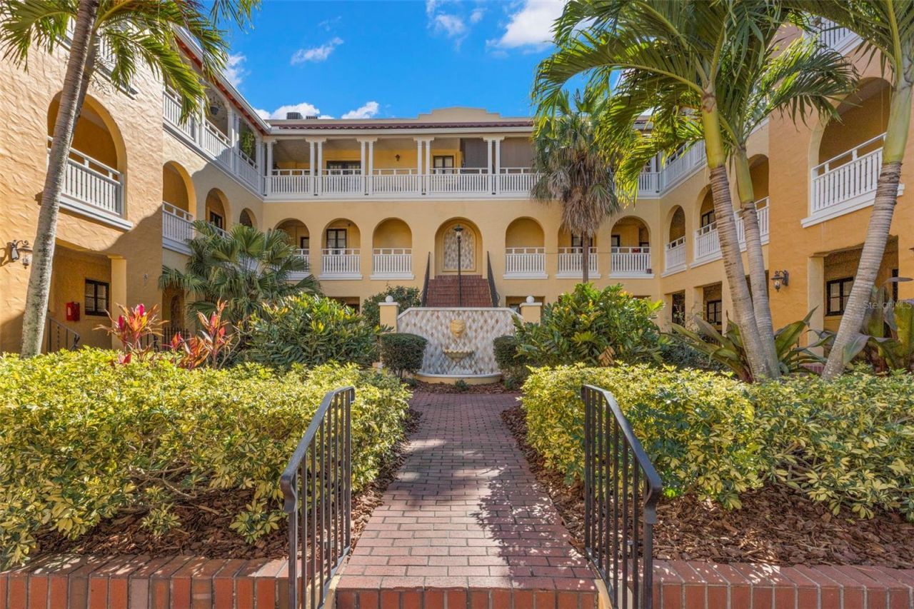 210 22nd Avenue Ne, Unit 15, Saint Petersburg, FL 33704 Photo