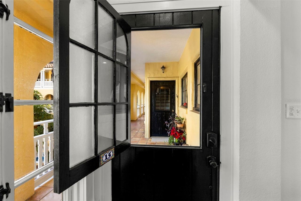 210 22nd Avenue Ne, Unit 15, Saint Petersburg, FL 33704 Photo