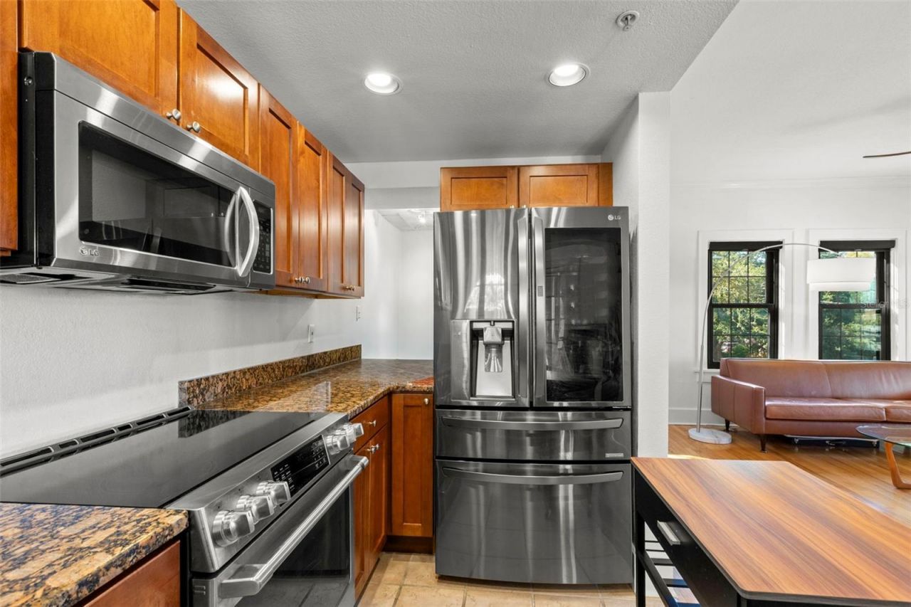 210 22nd Avenue Ne, Unit 15, Saint Petersburg, FL 33704 Photo