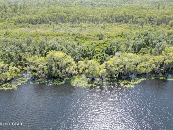 3902 Union Hill Road, Caryville, FL 32427