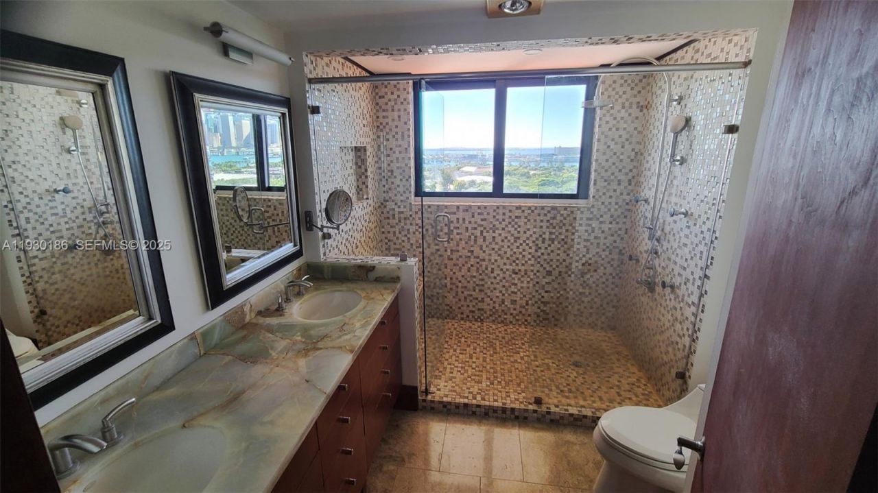 1000 Venetian Way, Unit 1502, Miami Beach, FL 33139 Photo