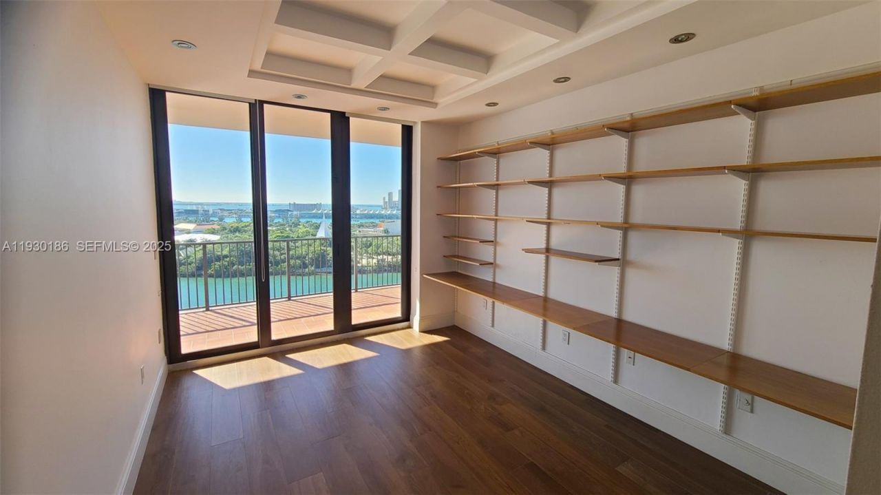 1000 Venetian Way, Unit 1502, Miami Beach, FL 33139 Photo