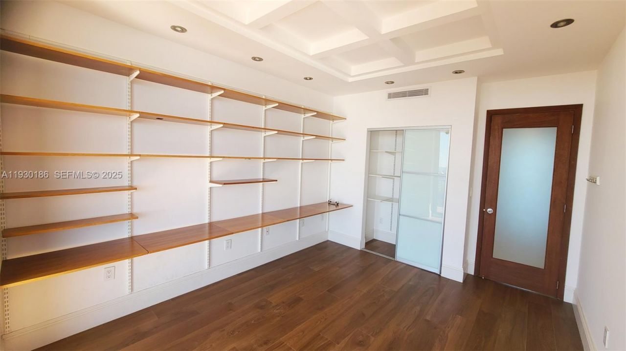 1000 Venetian Way, Unit 1502, Miami Beach, FL 33139 Photo