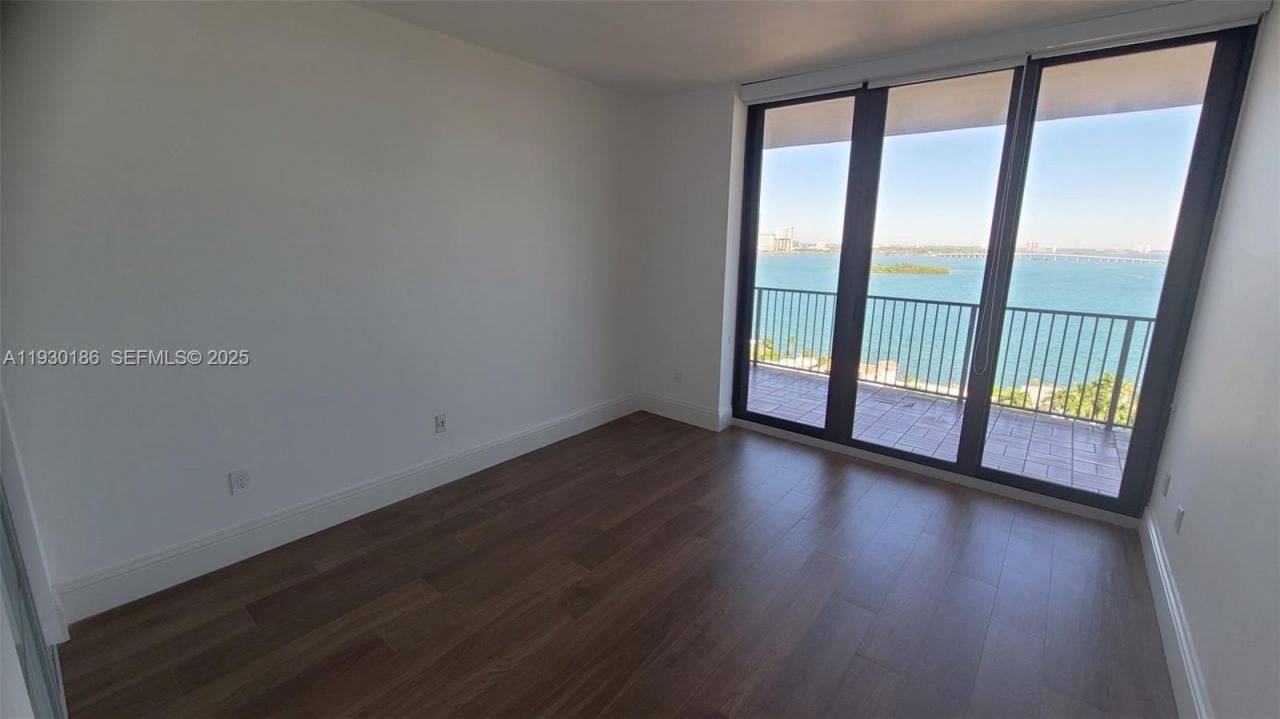 1000 Venetian Way, Unit 1502, Miami Beach, FL 33139 Photo