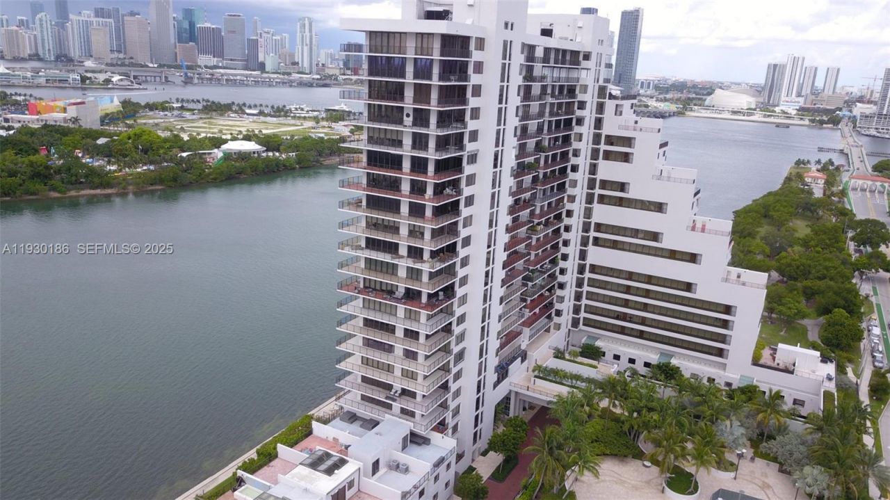 1000 Venetian Way, Unit 1502, Miami Beach, FL 33139 Photo