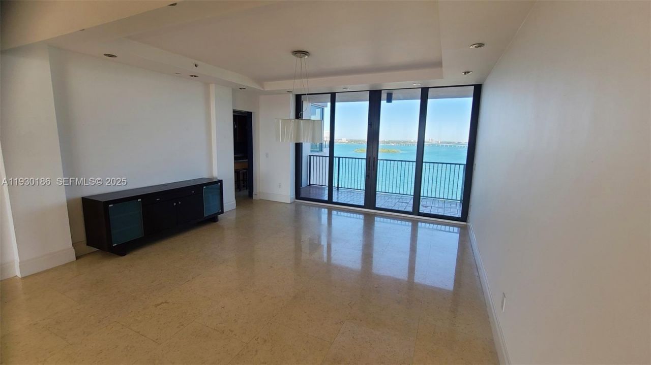 1000 Venetian Way, Unit 1502, Miami Beach, FL 33139 Photo