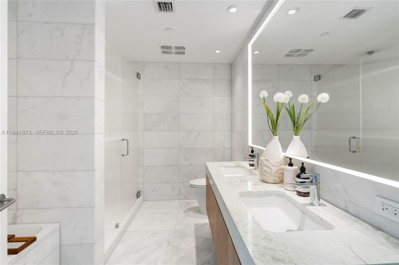500 Alton Rd, Unit 2101/02, Miami Beach, FL 33139 Photo
