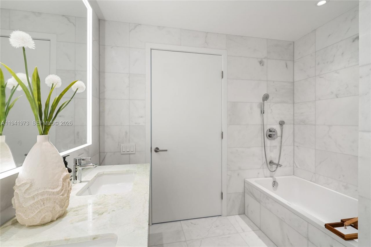500 Alton Rd, Unit 2101/02, Miami Beach, FL 33139 Photo
