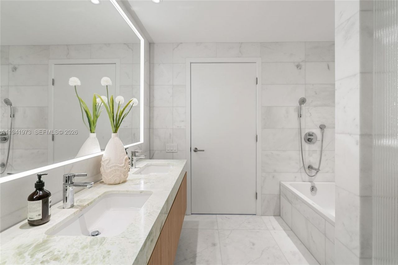 500 Alton Rd, Unit 2101/02, Miami Beach, FL 33139 Photo
