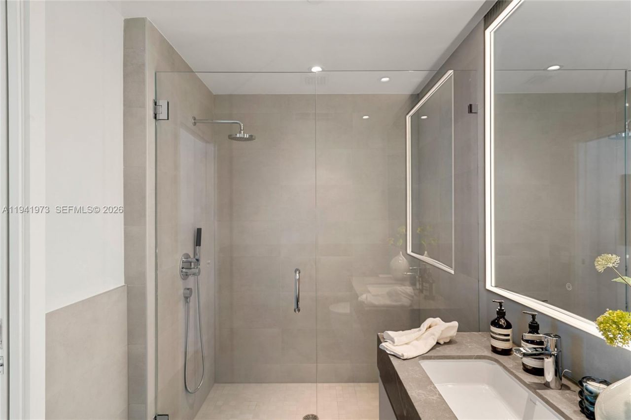 500 Alton Rd, Unit 2101/02, Miami Beach, FL 33139 Photo