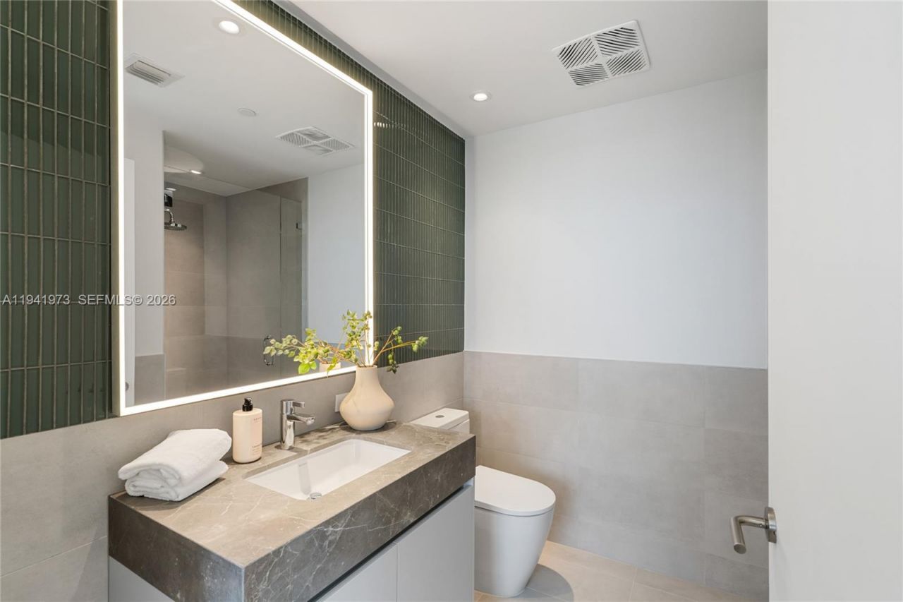 500 Alton Rd, Unit 2101/02, Miami Beach, FL 33139 Photo