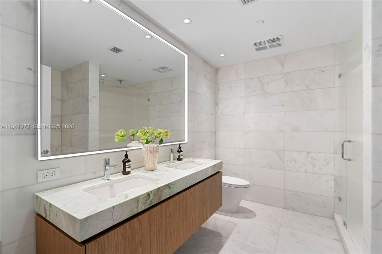 500 Alton Rd, Unit 2101/02, Miami Beach, FL 33139 Photo