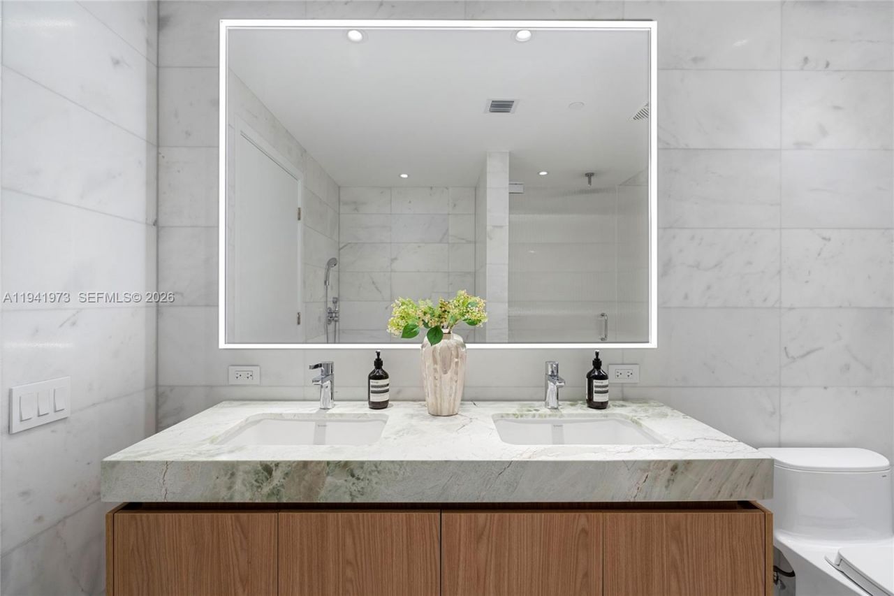 500 Alton Rd, Unit 2101/02, Miami Beach, FL 33139 Photo