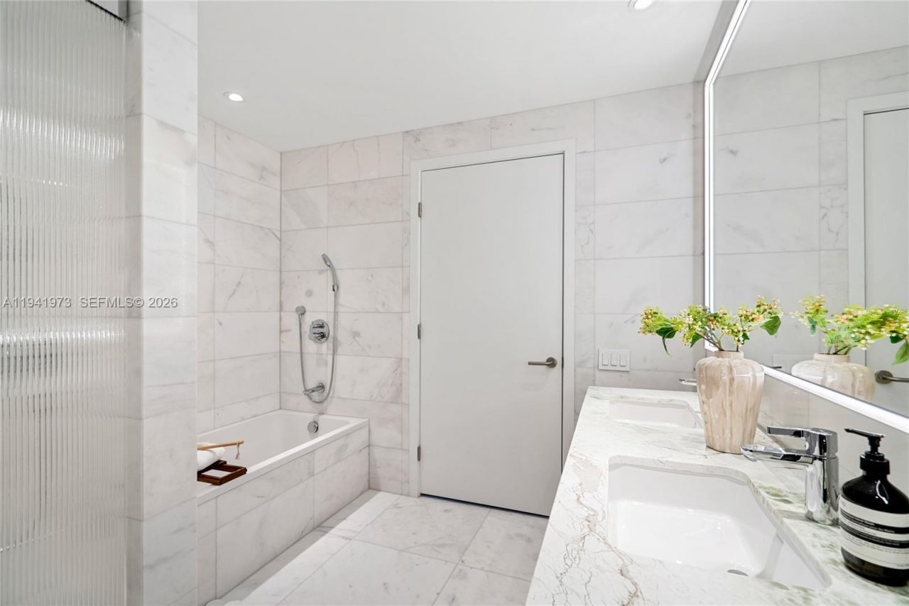 500 Alton Rd, Unit 2101/02, Miami Beach, FL 33139 Photo