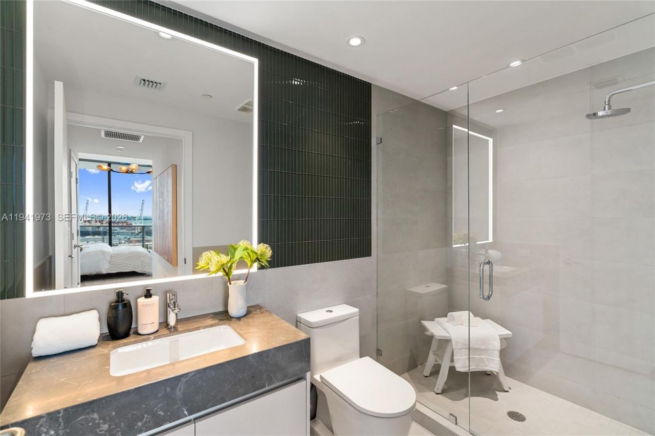 500 Alton Rd, Unit 2101/02, Miami Beach, FL 33139 Photo