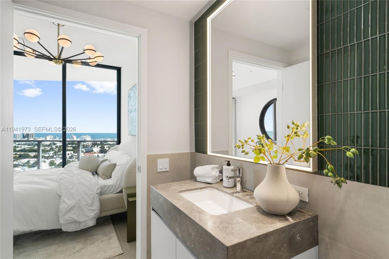 500 Alton Rd, Unit 2101/02, Miami Beach, FL 33139 Photo
