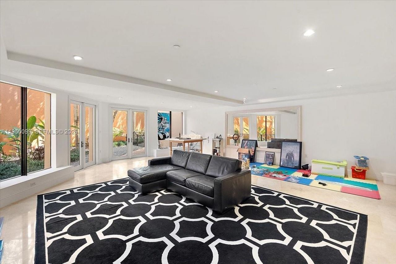 3471 Main Hwy, Unit 1240, Miami, FL 33133 Photo