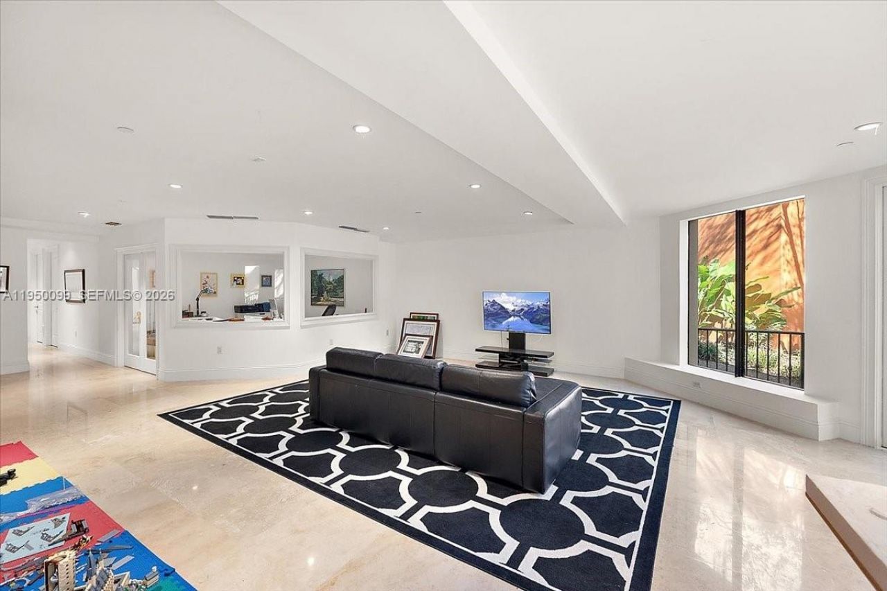 3471 Main Hwy, Unit 1240, Miami, FL 33133 Photo