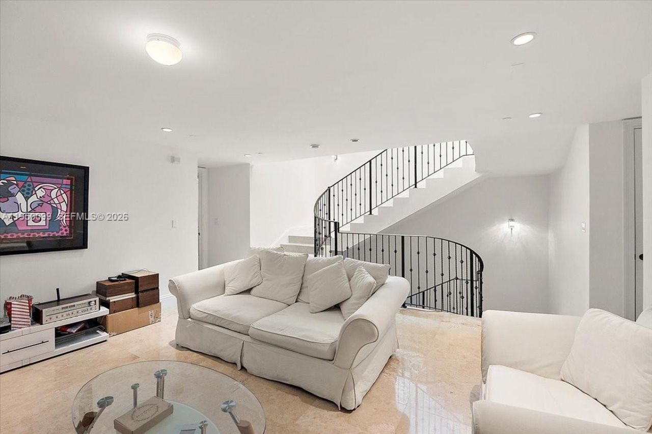 3471 Main Hwy, Unit 1240, Miami, FL 33133 Photo